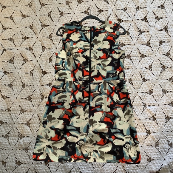 Sleeveless Print Mini Dress - Picture 2 of 8